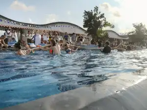 SUNDAY TRIVIA QUIZ AT POOL