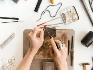 BRACELET MAKING AT LIBRARY / LOUNGE